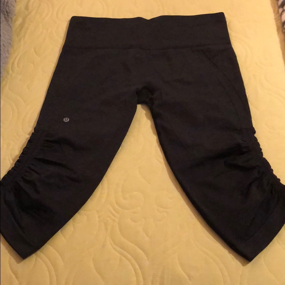 Lululemon flow crop pants